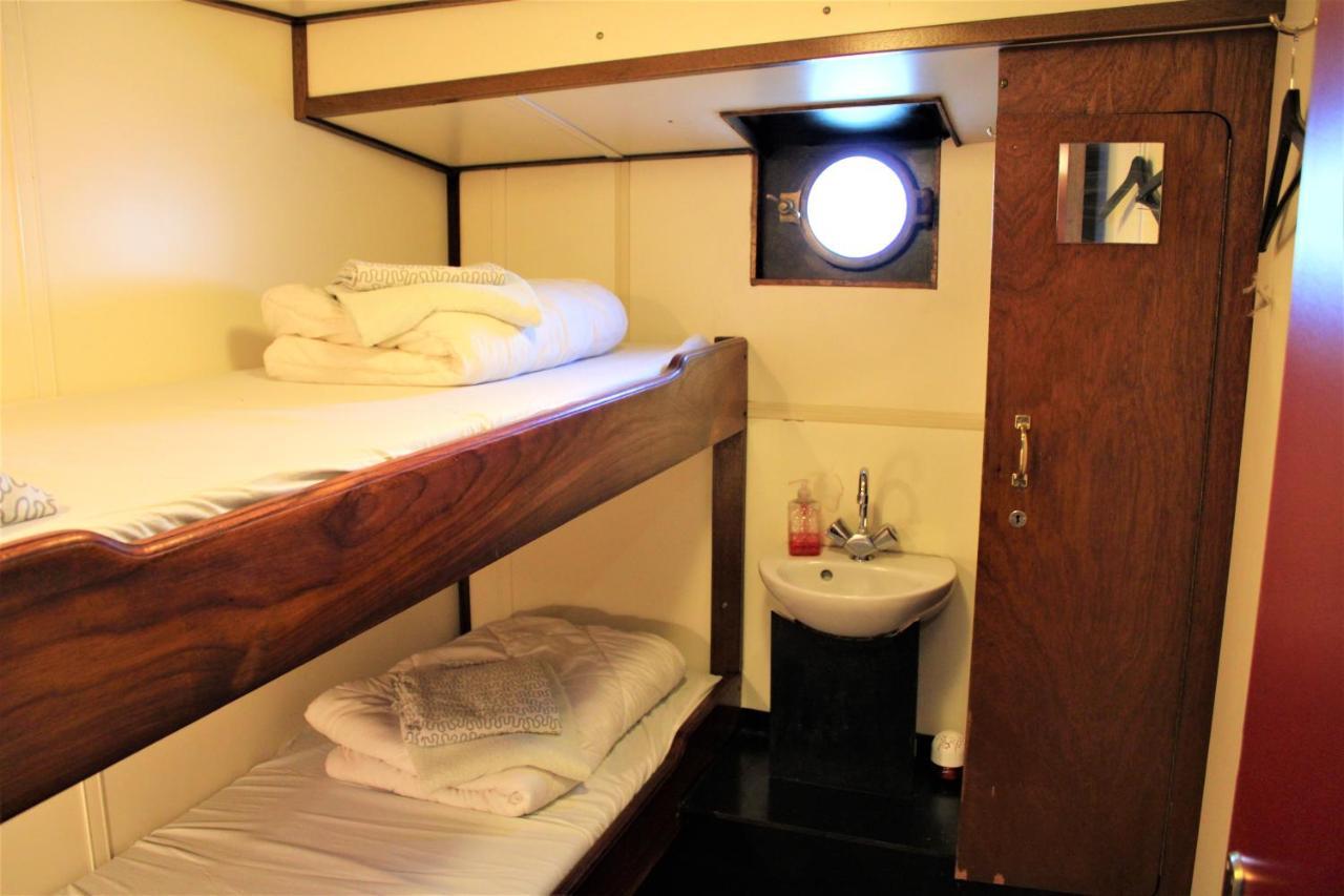 Amicitia Hotel Amsterdam Bagian luar foto